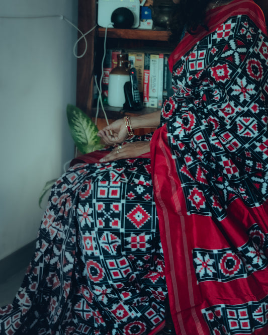 Telia Rumal Double Ikkat Silk Saree