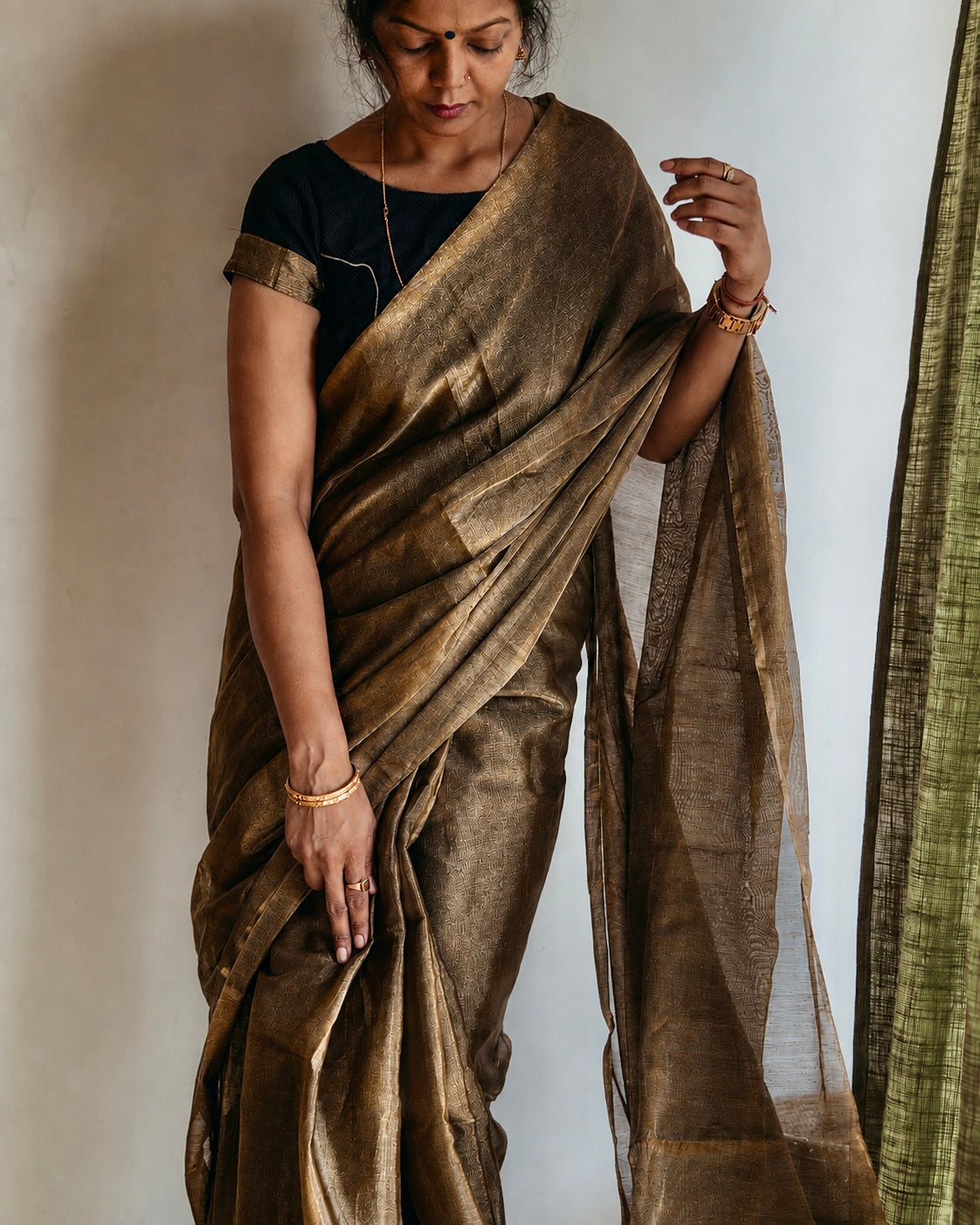 Tissue Chanderi (Bronze Metallic) Sari.
