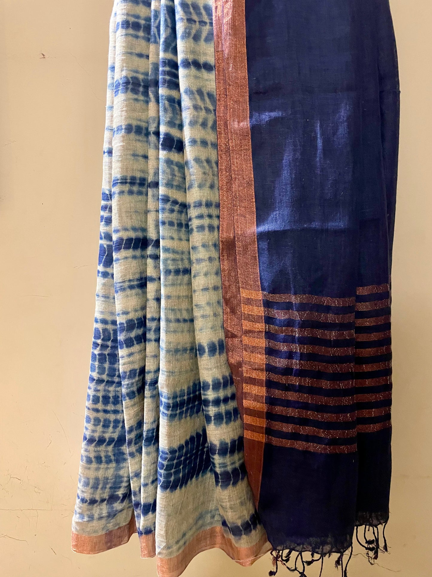 Exclusive Syutikargha Linen Saree Tie-Dye Shibori