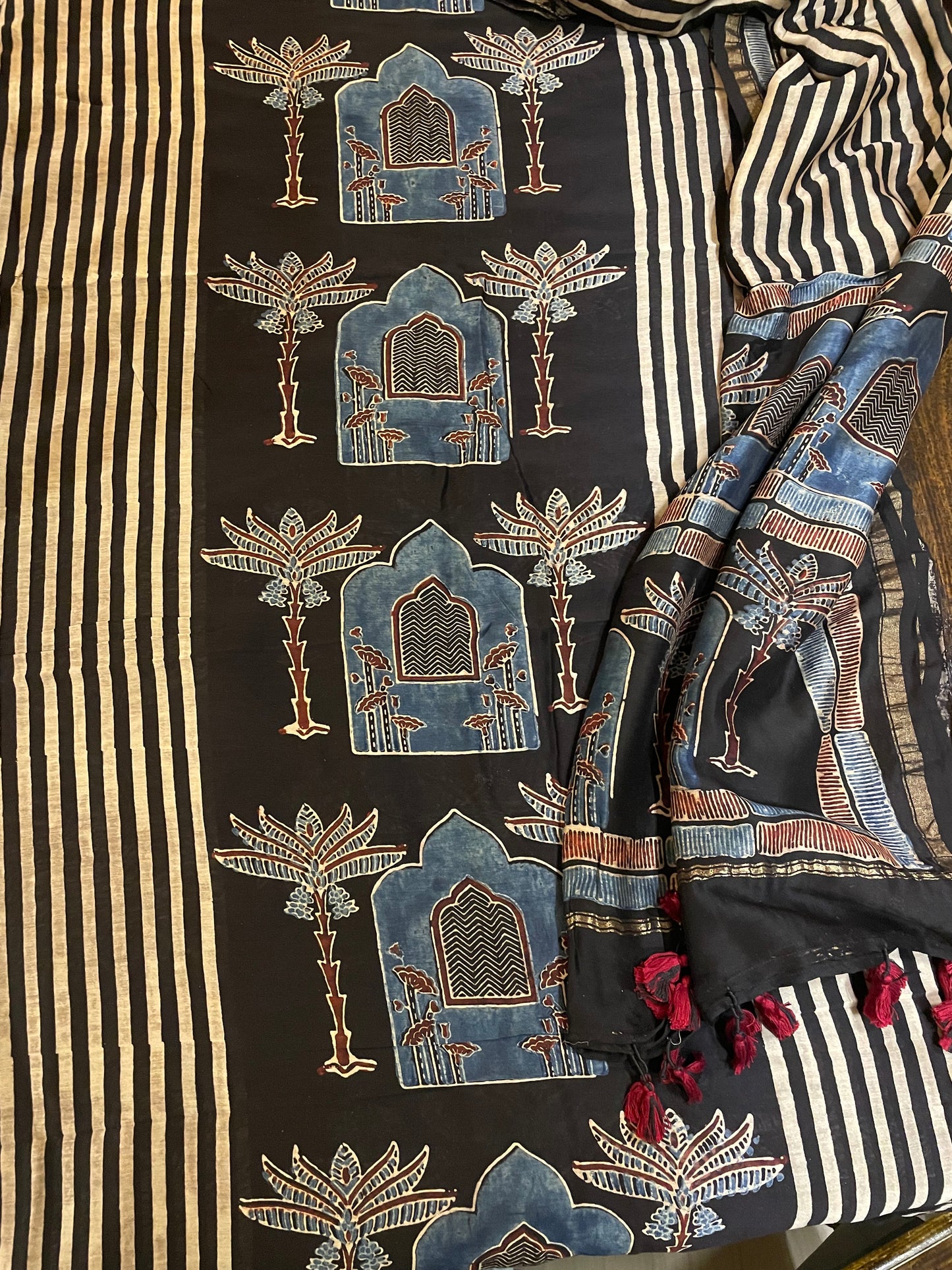 AJRAKH CHANDERI SILK HANDBLOCK SUIT SET