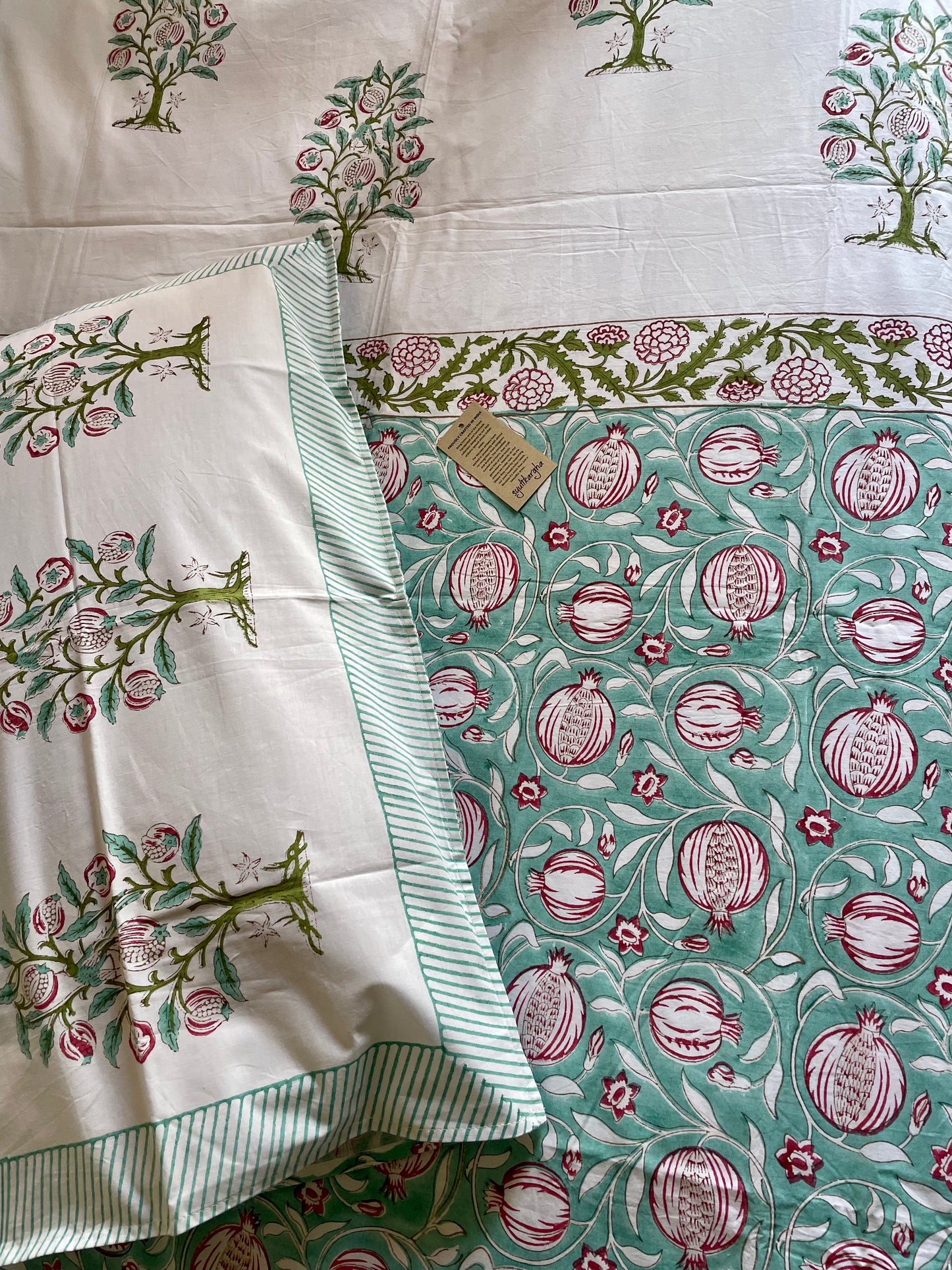 HANDBLOCK KING-SIZE BEDSHEET.