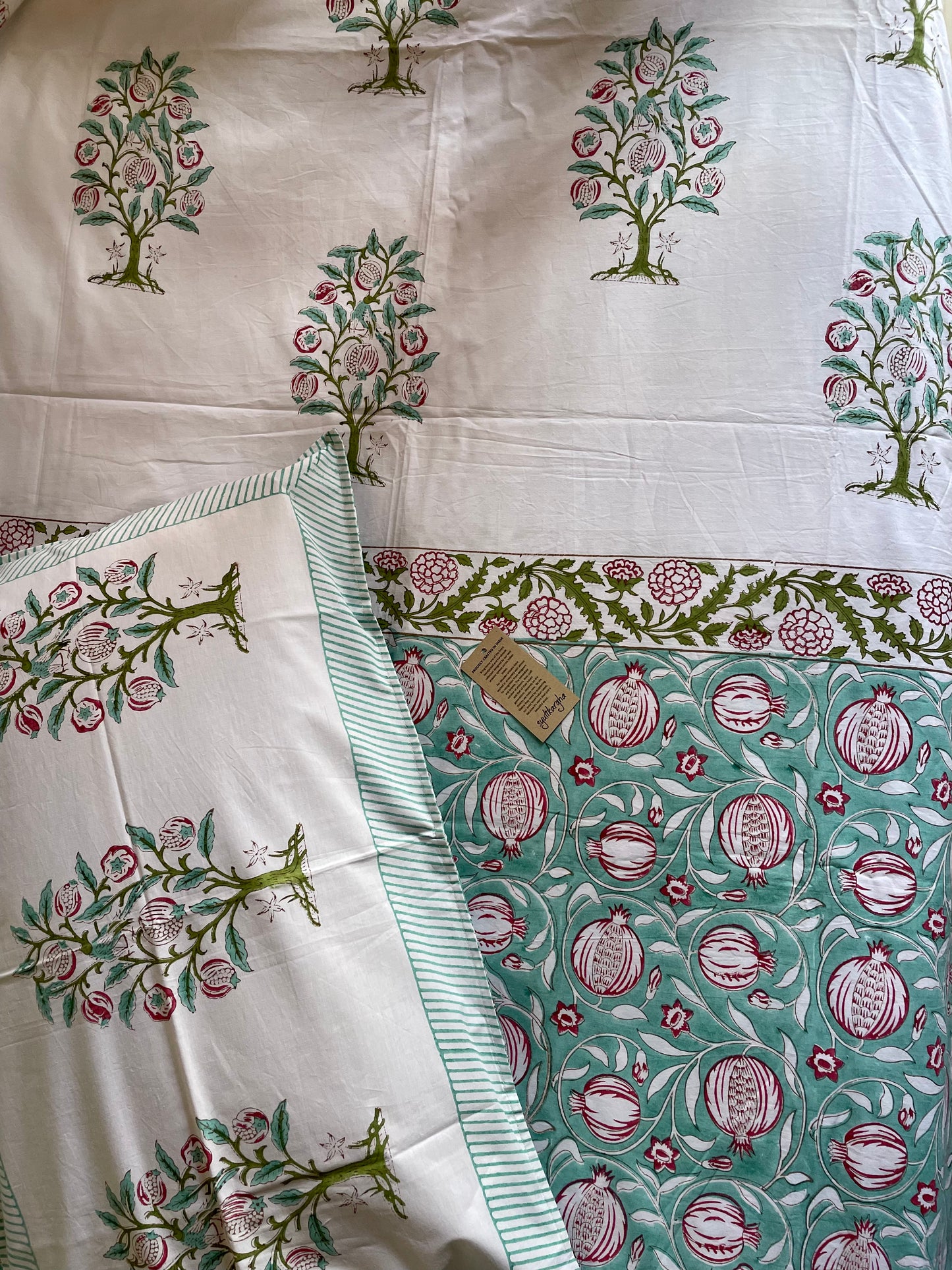 HANDBLOCK KING-SIZE BEDSHEET.