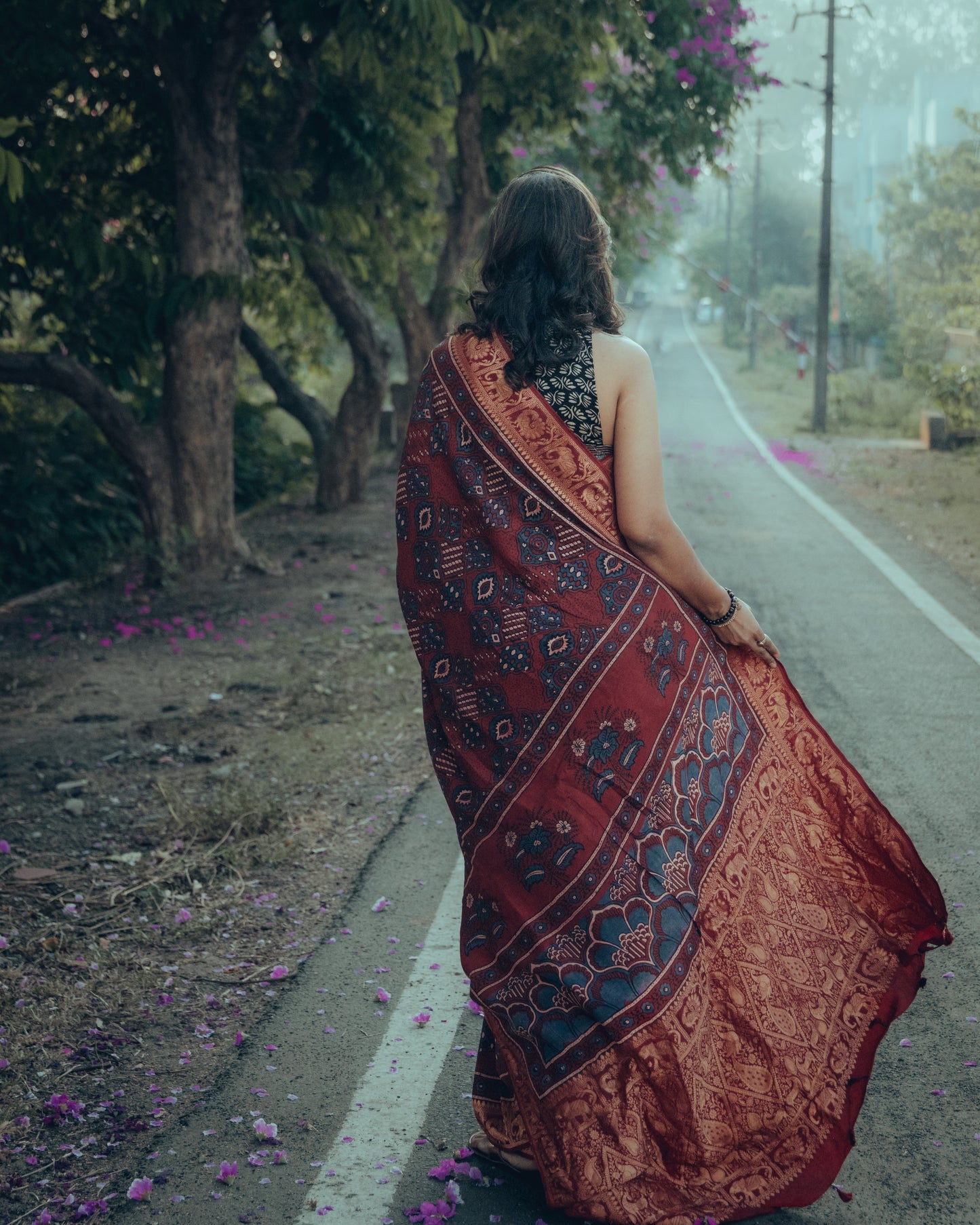 PREMIUM DOLA SILK MEENAKARI PALLU AJRAKH SAREE