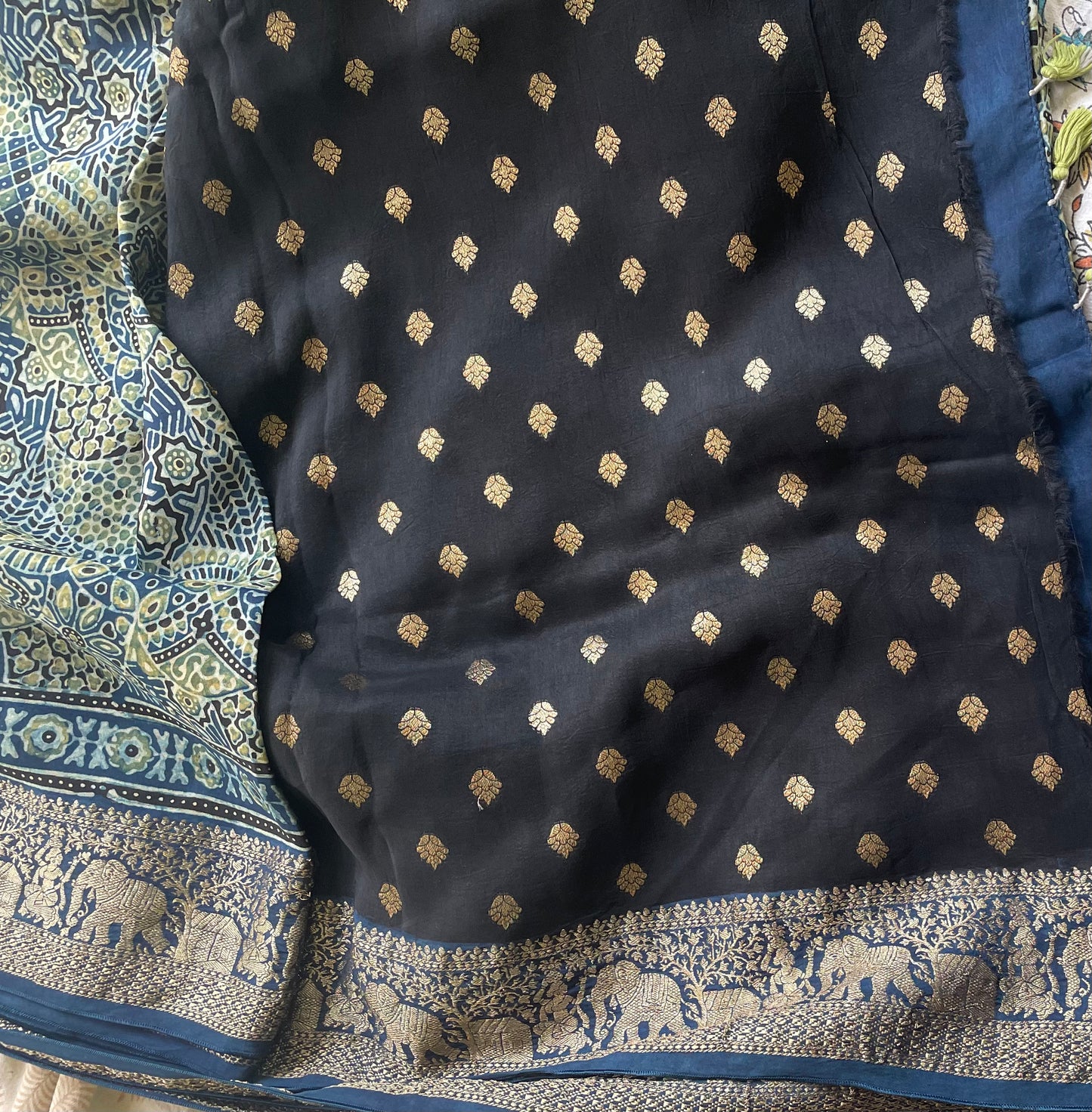 PREMIUM DOLA SILK MEENAKARI PALLU AJRAKH SAREE