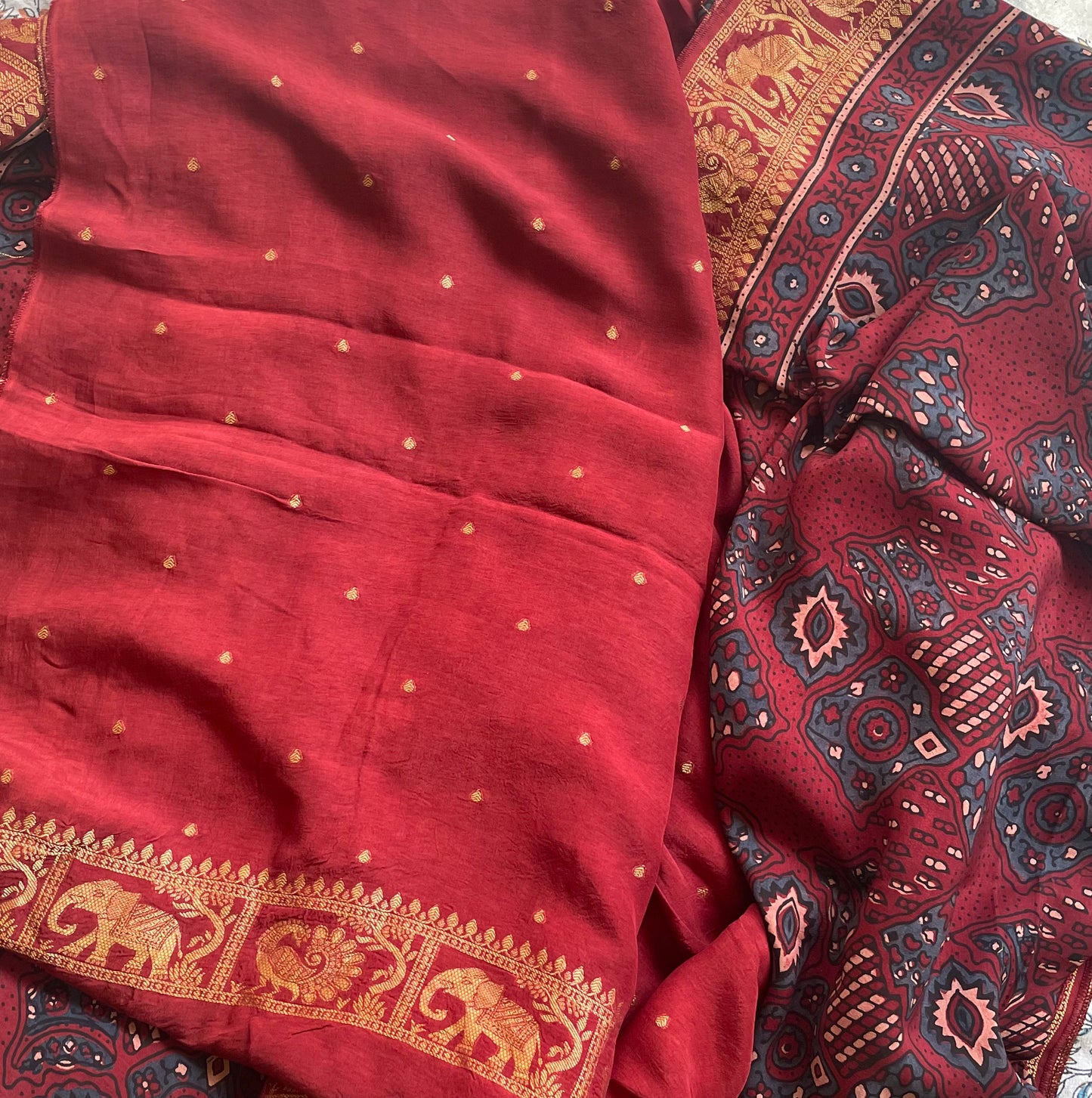 PREMIUM DOLA SILK MEENAKARI PALLU AJRAKH SAREE