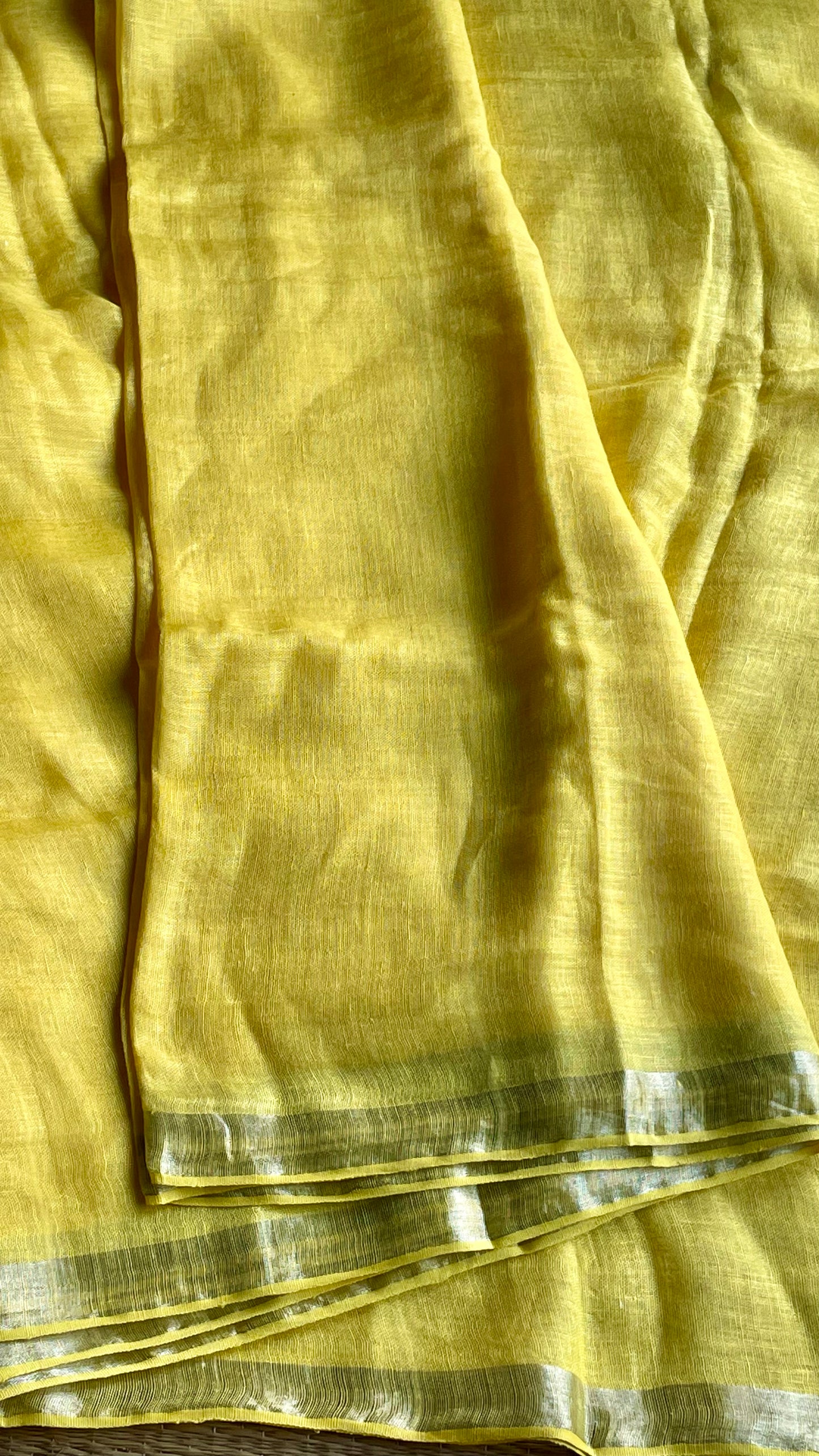 Bumblebee Linen Saree