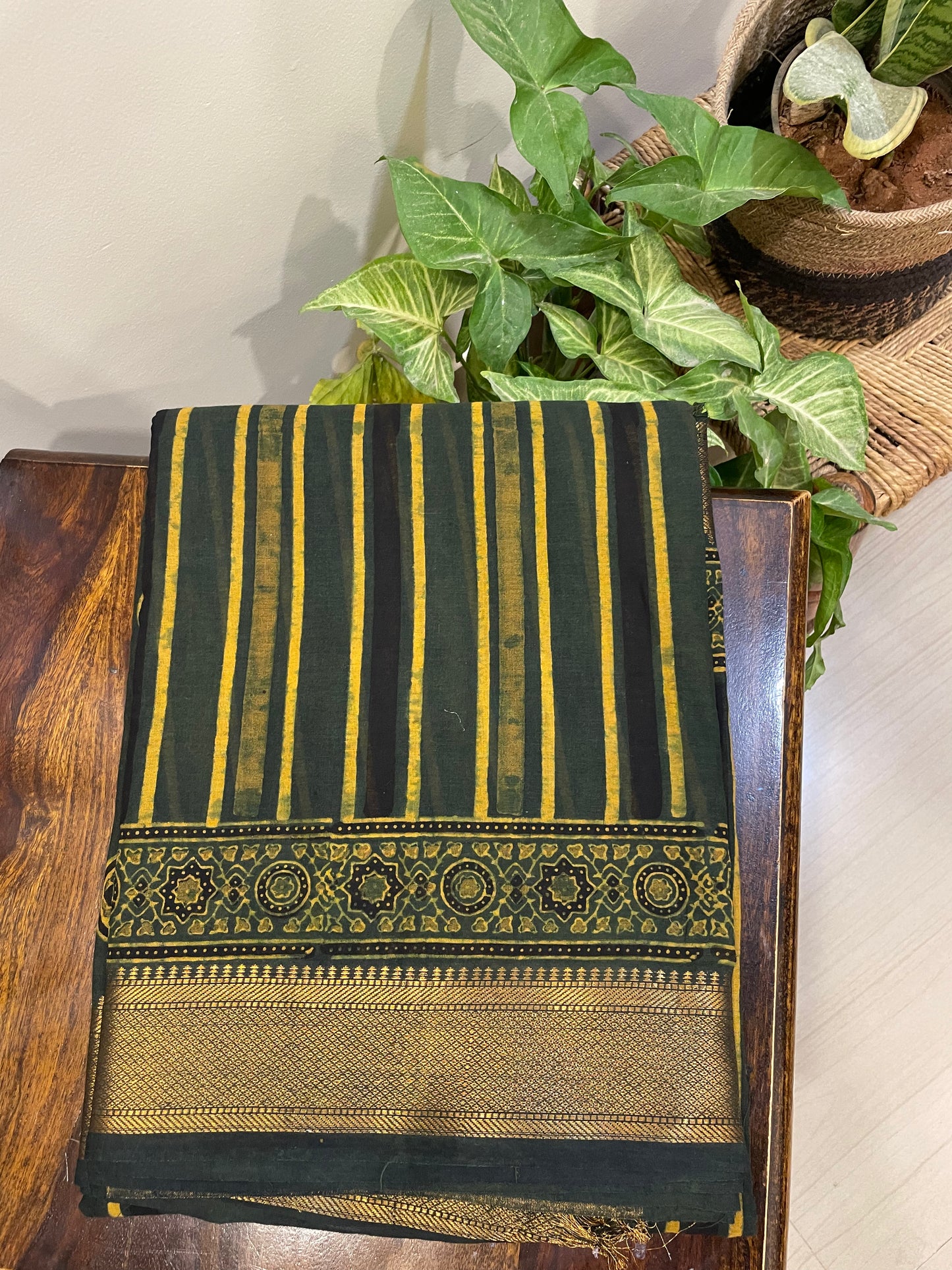 AJRAKH COTTON (Zari Border & Pallu)