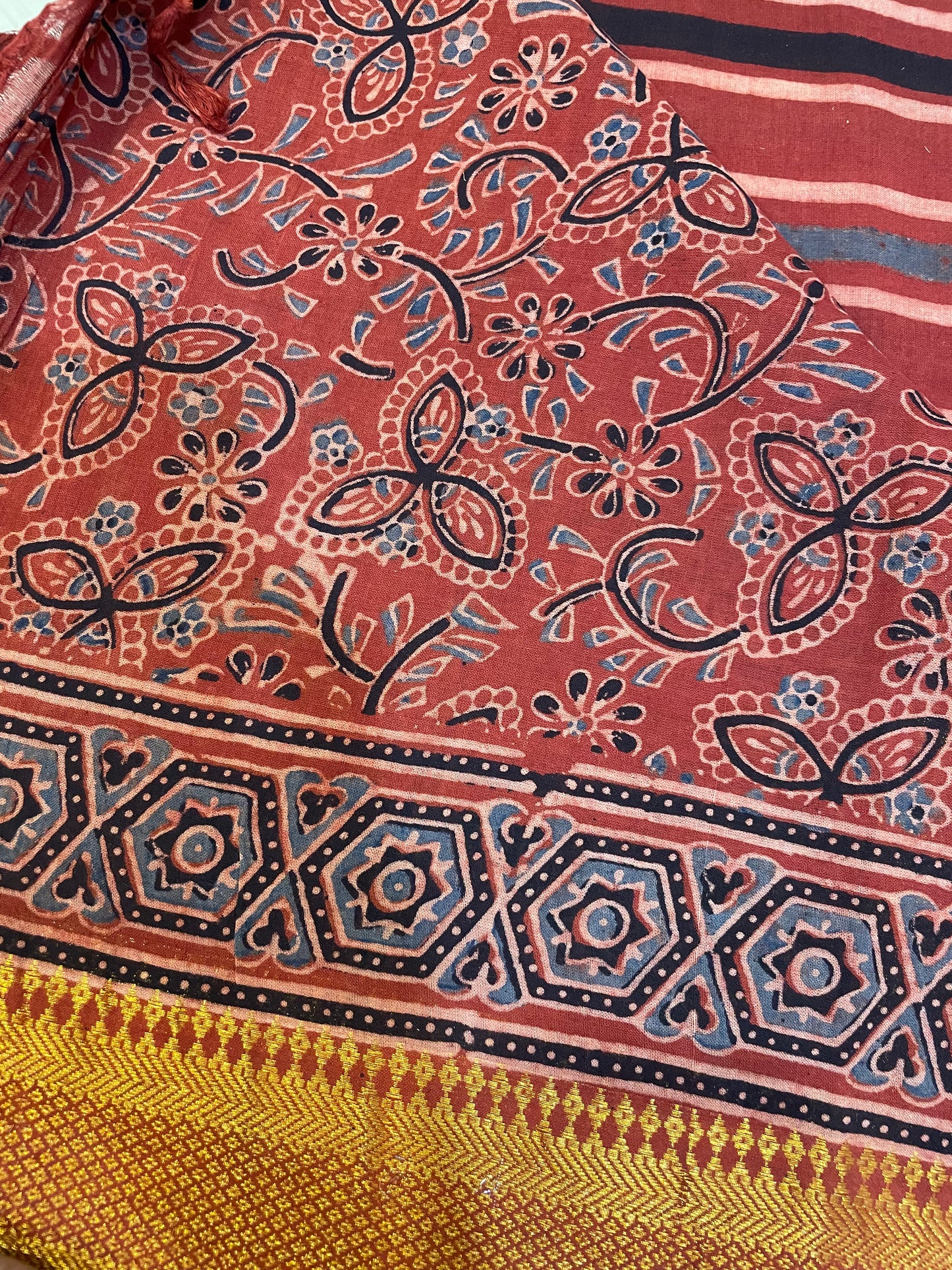 AJRAKH COTTON (Zari Border & Pallu)