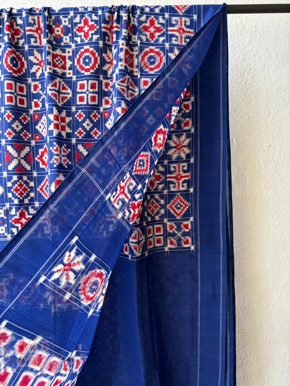 Telia Rumal Double Ikkat Cotton Saree