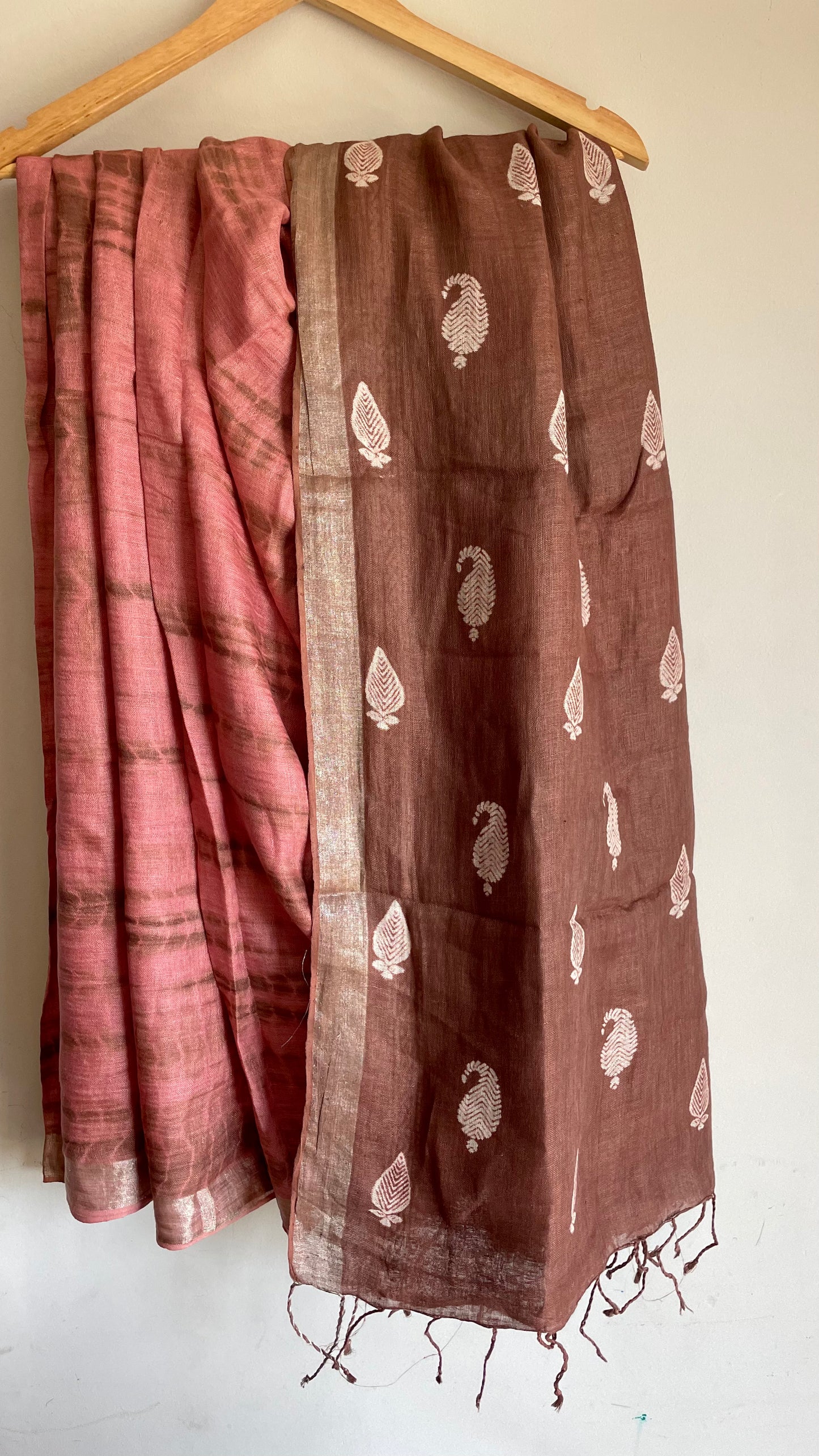 Linen Saree Tye-Dye.