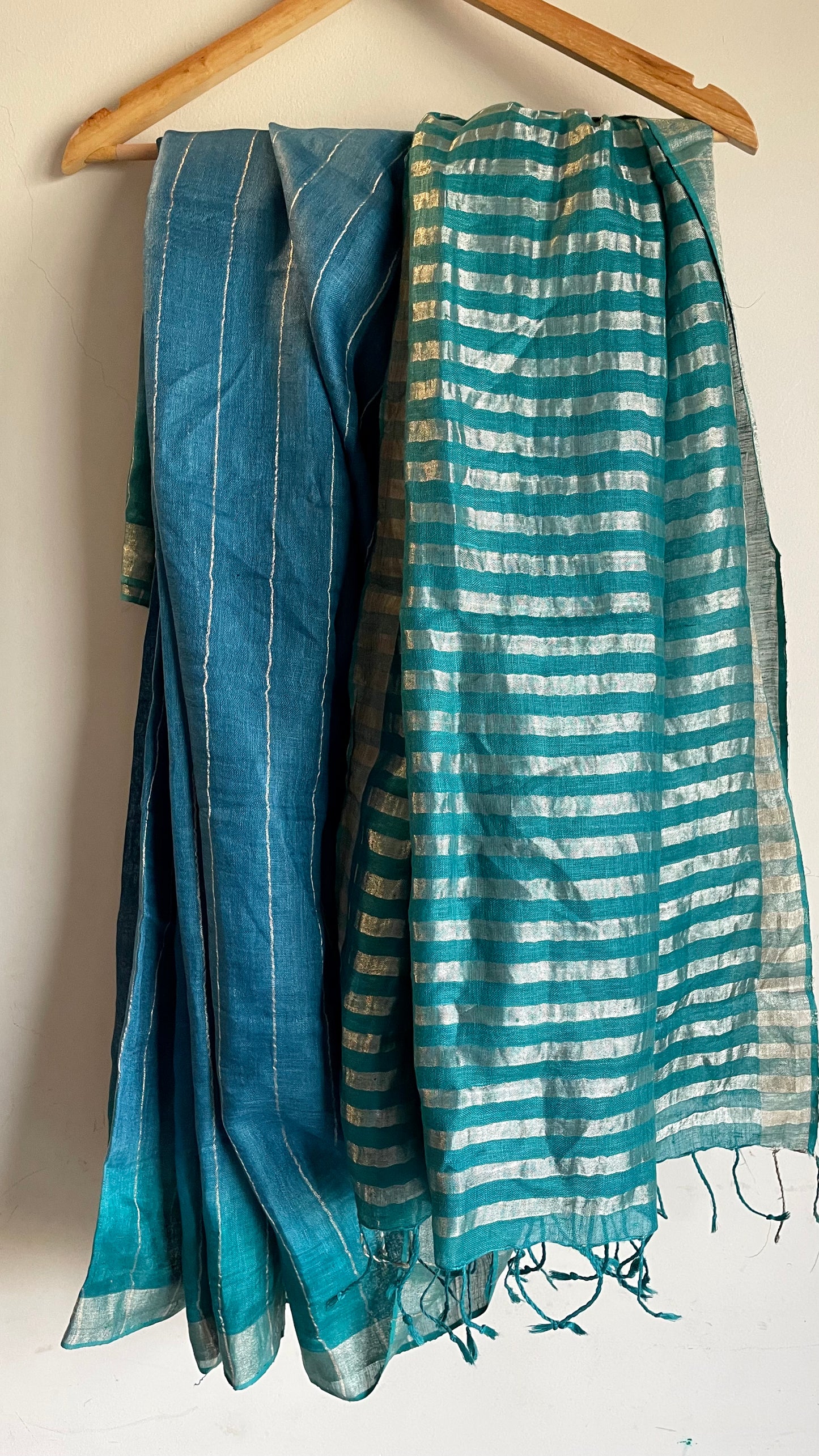 Aquamarine Linen Saree