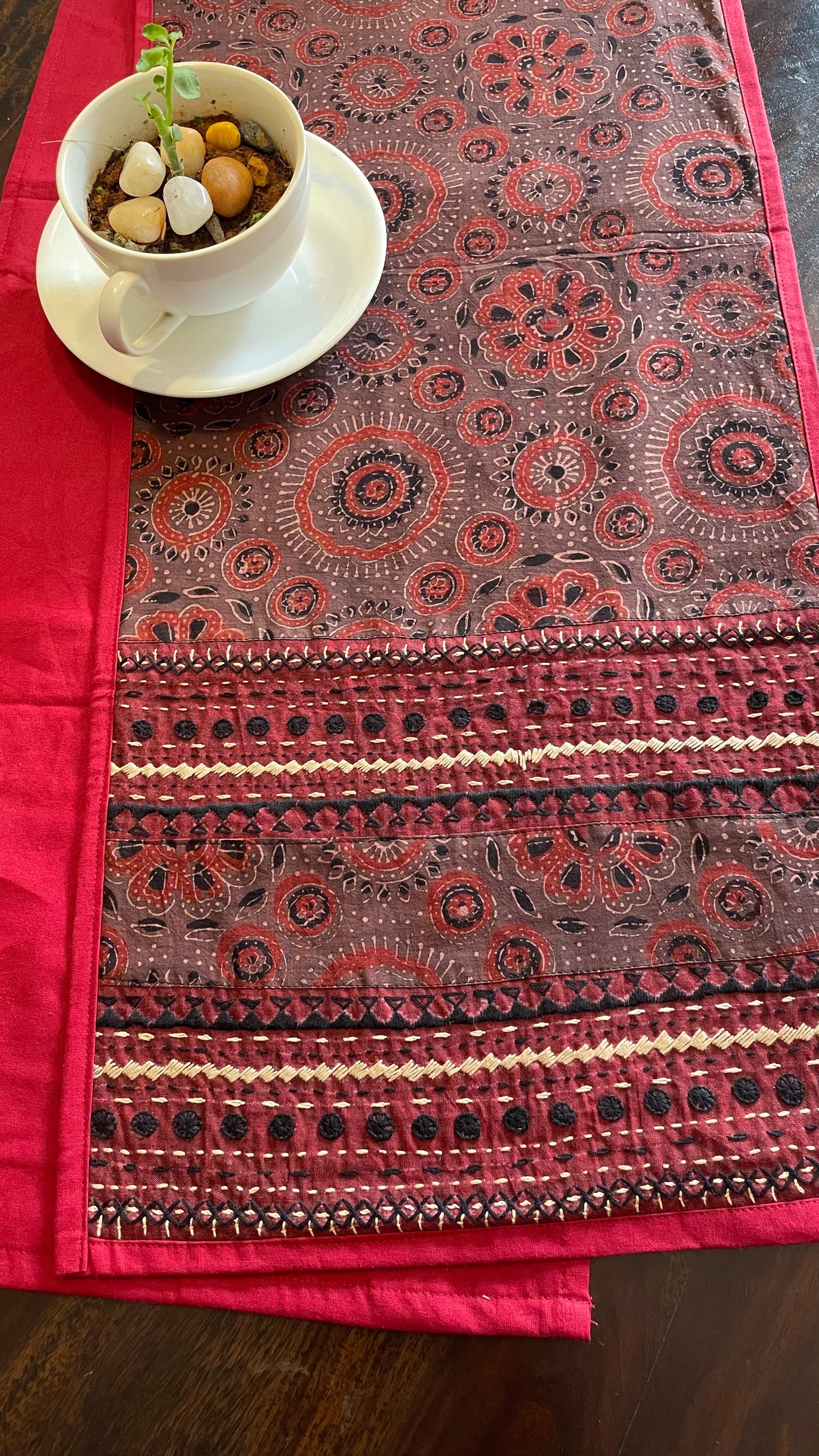 TABLE RUNNER-BROWN(02)