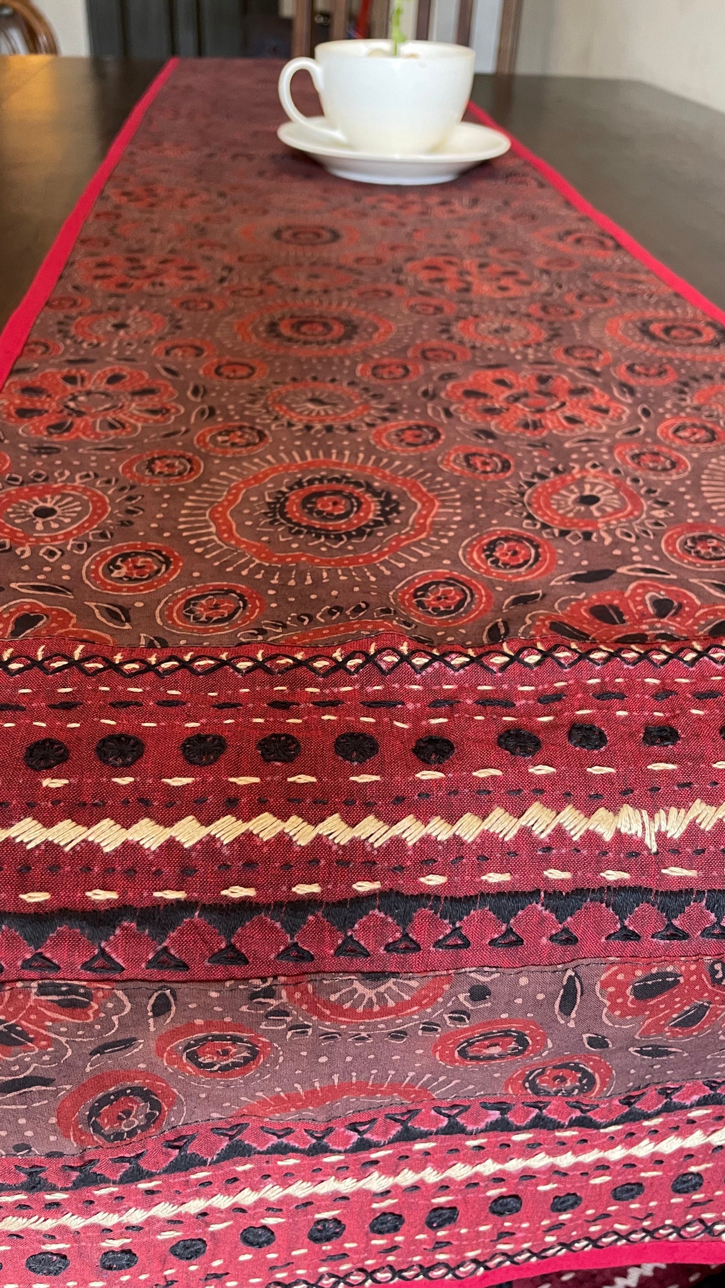 TABLE RUNNER-BROWN(02)