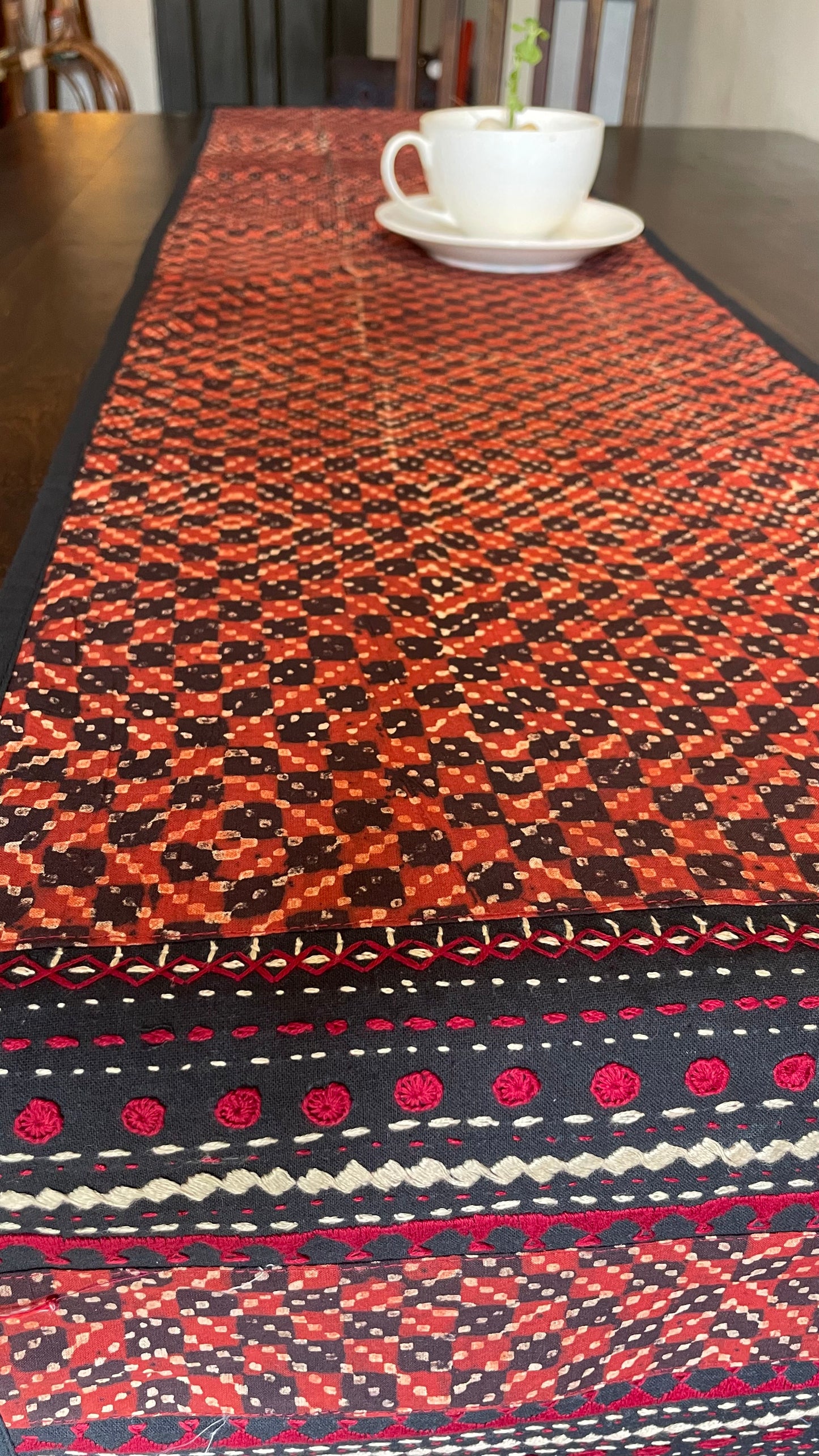 TABLE RUNNER