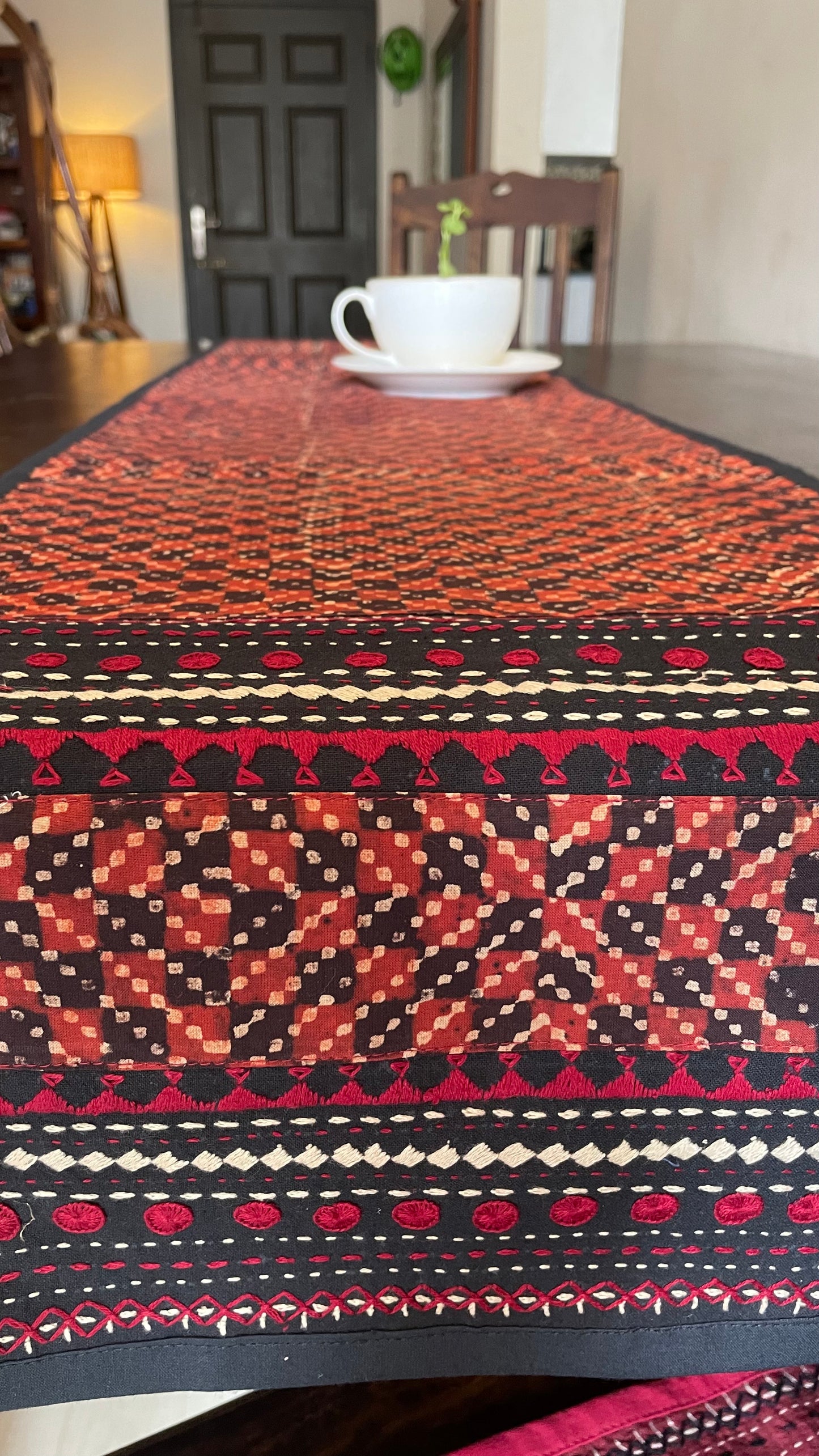 TABLE RUNNER