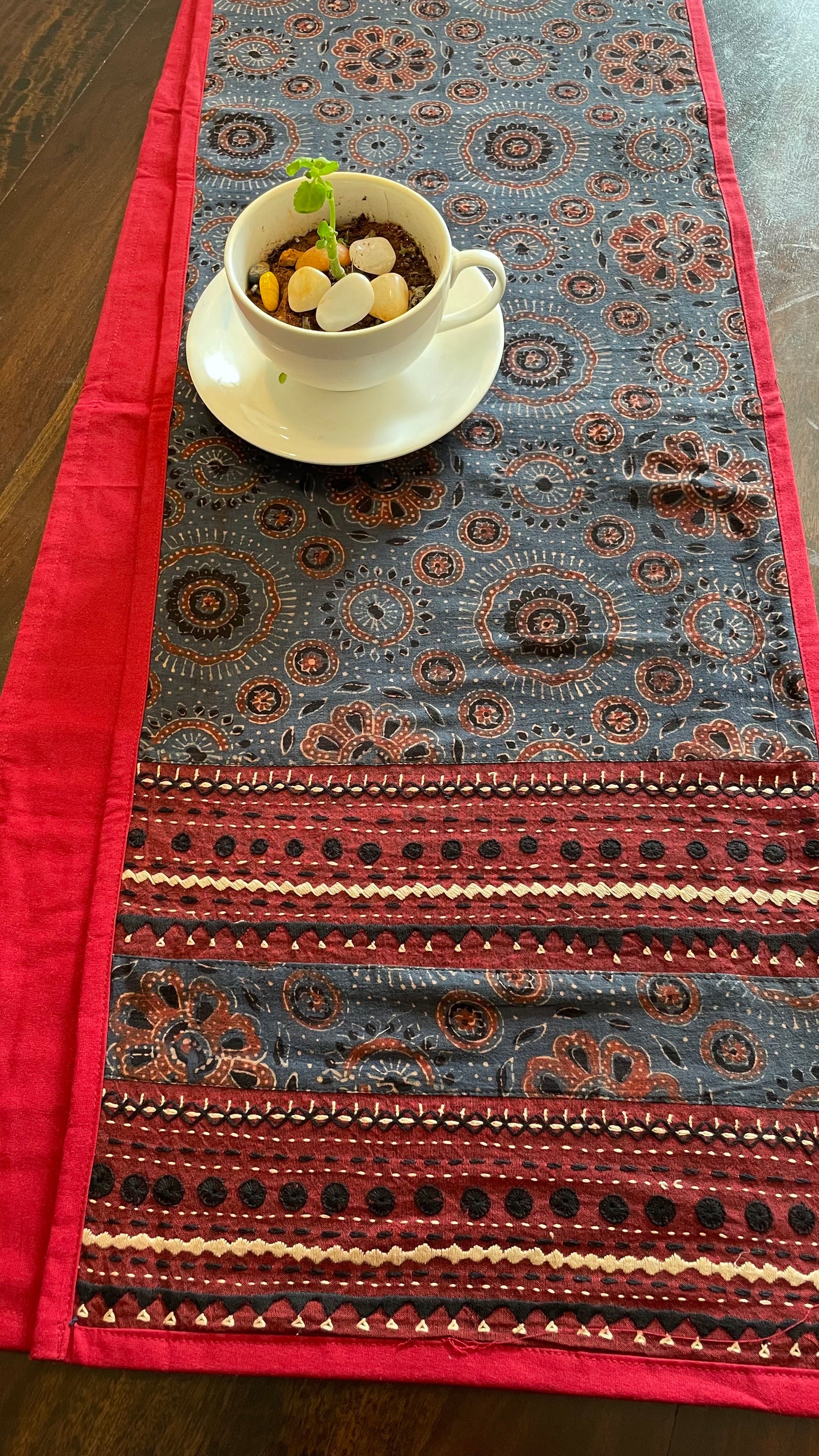 TABLE RUNNER -INDIGO(03)