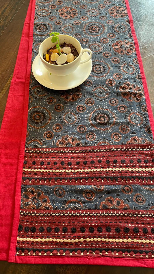 TABLE RUNNER -INDIGO(03)