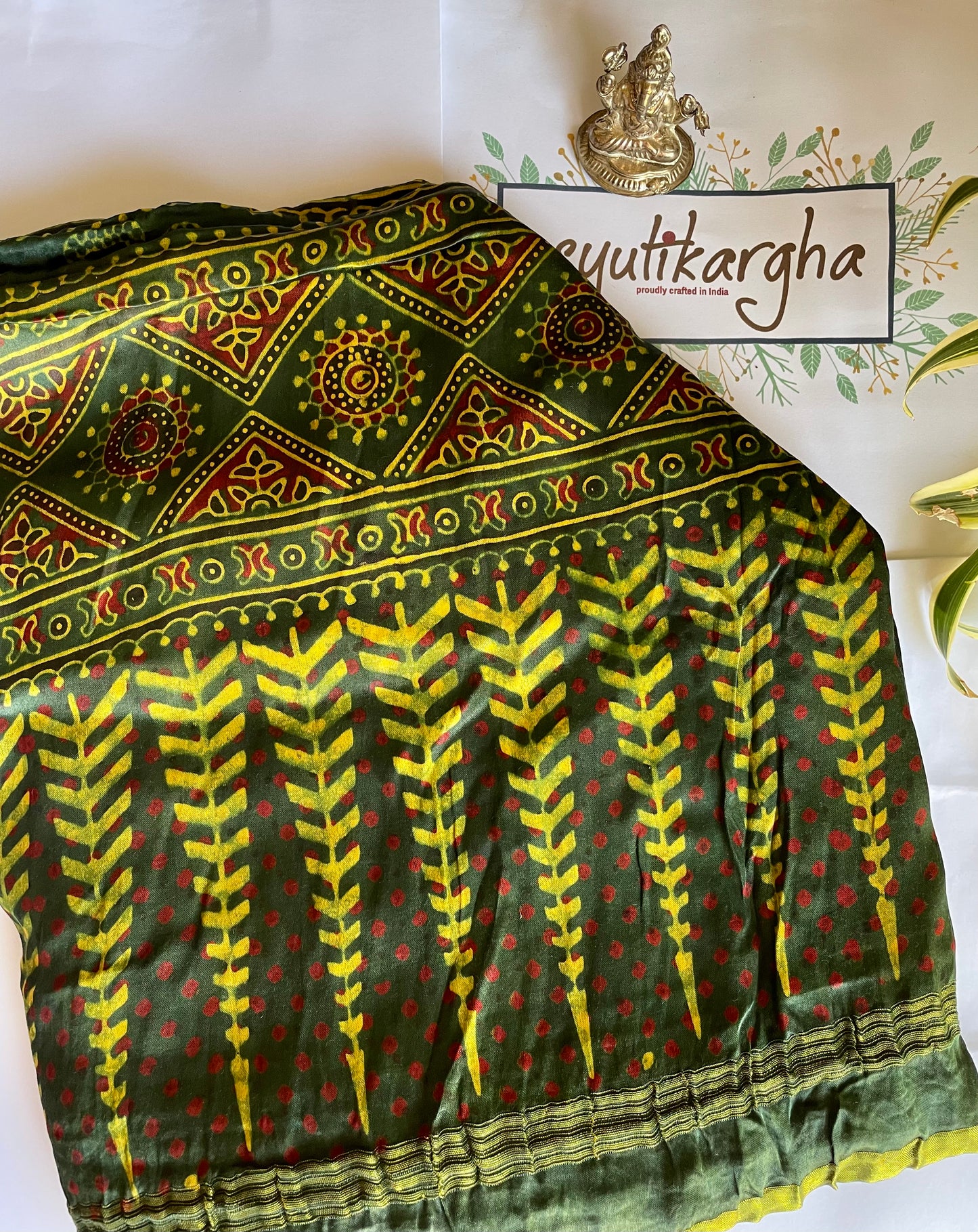 AJRAKH HANDBLOCK MODAL SILK LAGDI PATTA DUPATTA.